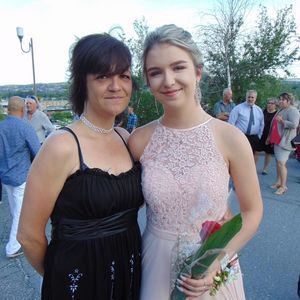 Meet your Posher, Aline